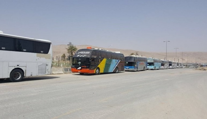 شاهد.. ما تم ضبطه بين امتعة المسلحين اثناء خروجهم من القلمون!!