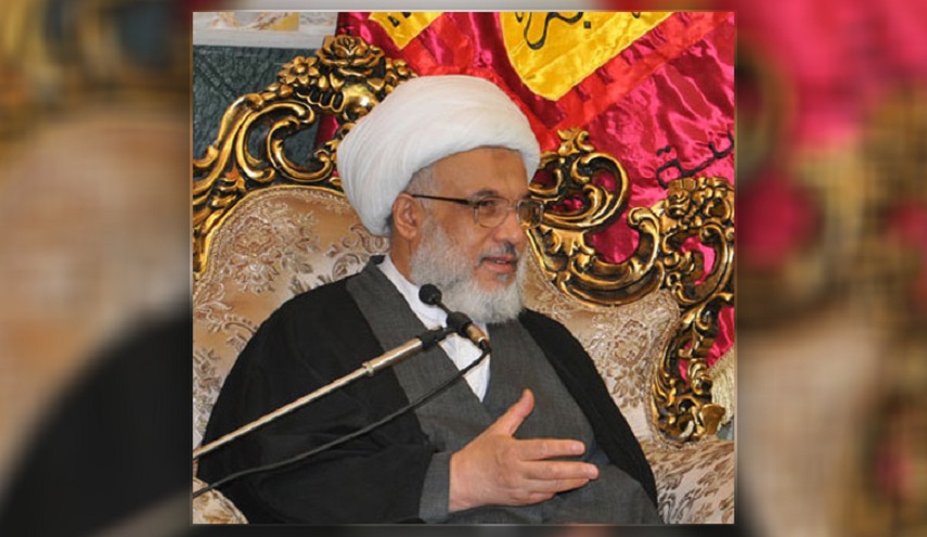 ممثل السيد السيستاني يكرم الشخص المعتدي عليه