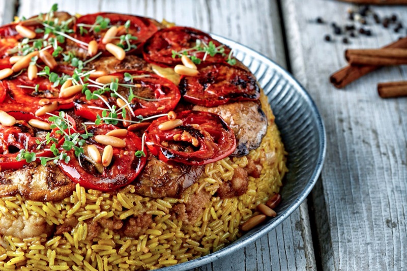 غذاهای لبنانی :  آشنایی با روش تهیه‌ مقلوبه