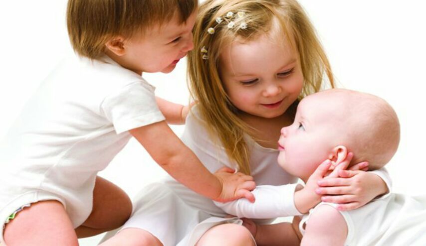 4 أبراج يتفانى أصحابها في خدمة أشقائهم.. ربما تكون منهم!