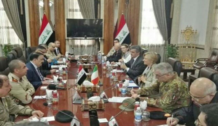وزيرة الدفاع الايطالية في بغداد تهدف لفتح "مركز لتدريب الشرطة" 