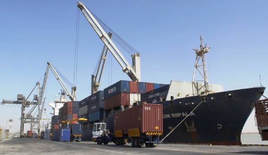  أول باخرة تجارية قادمة بشكل مباشر من قطر تصل العراق