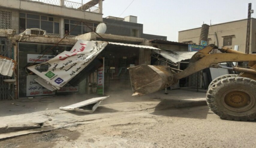 بالصورة.. متجاوزون في الأعظمية يكسرون يد مسؤول بلدي