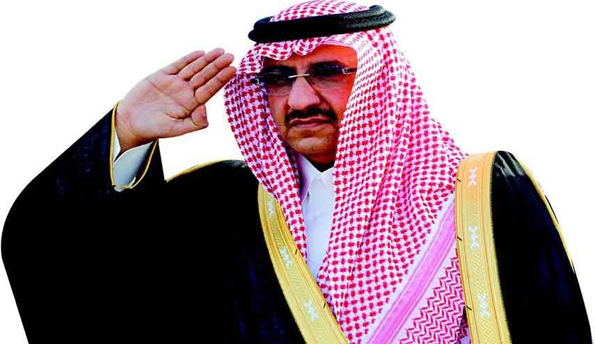 شاهد..أين يصلي الأمير محمد بن نايف بأوامر "ابن سلمان"