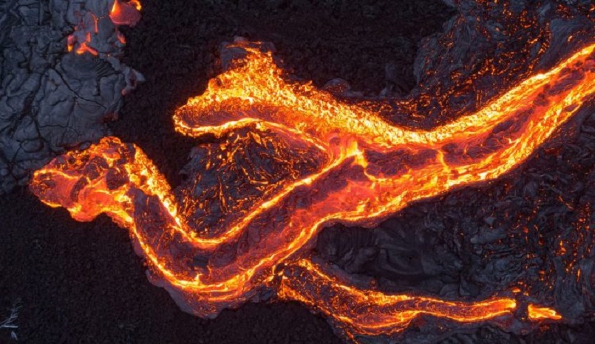  صور لا تصدق لـ بركان هاواي.. هكذا تبدو الحمم ليلا من الفضاء 