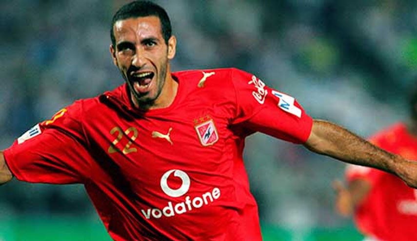 إعلامي سعودي شهير يصف أبو تريكة بـ"الخائن"