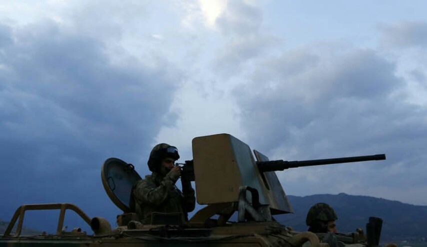 بالصور.. قوات تركية تدخل قرية في شمال العراق