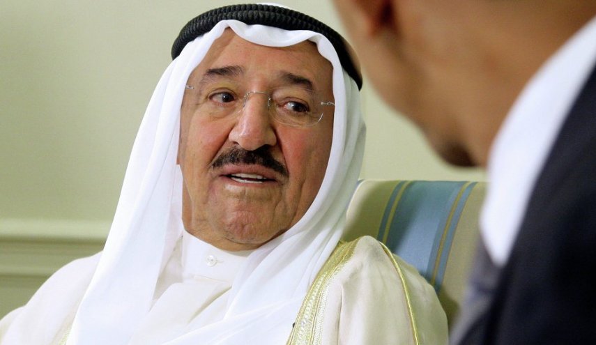 أمير الكويت يجدد دعوته لحل الأزمة اليمنية بالمفاوضات