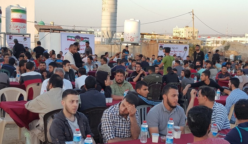 موائد إيرانية ممدودة...ومساعدات لغزة موصولة