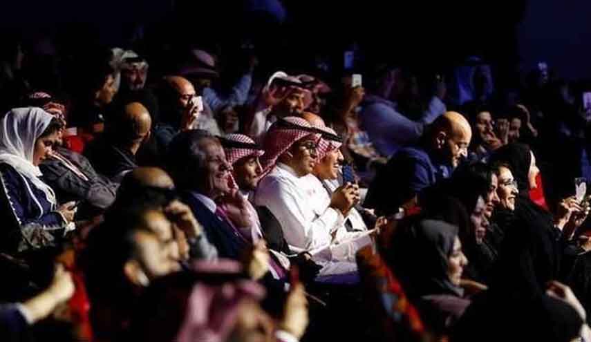 لباس غير لائق سبب إقالة مسؤول سعودي 