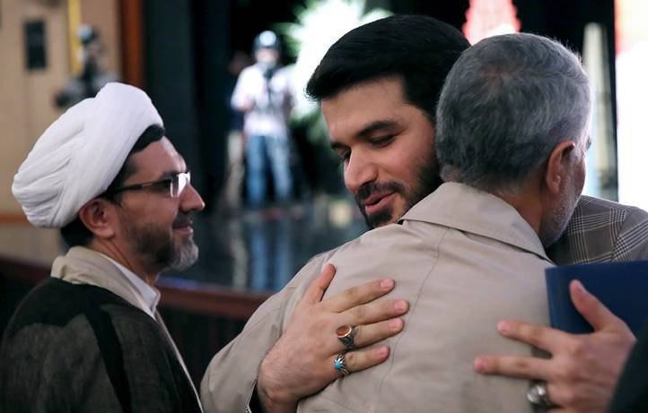 واکنش سردار سلیمانی به شعرخوانی میثم مطیعی در عید فطر +فیلم