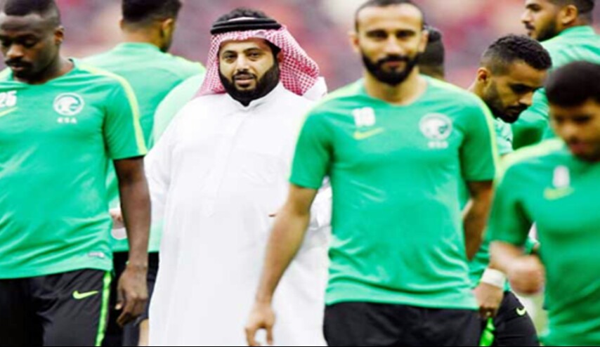 تركي آل الشيخ يدمر مستقبل إعلامي مصري!