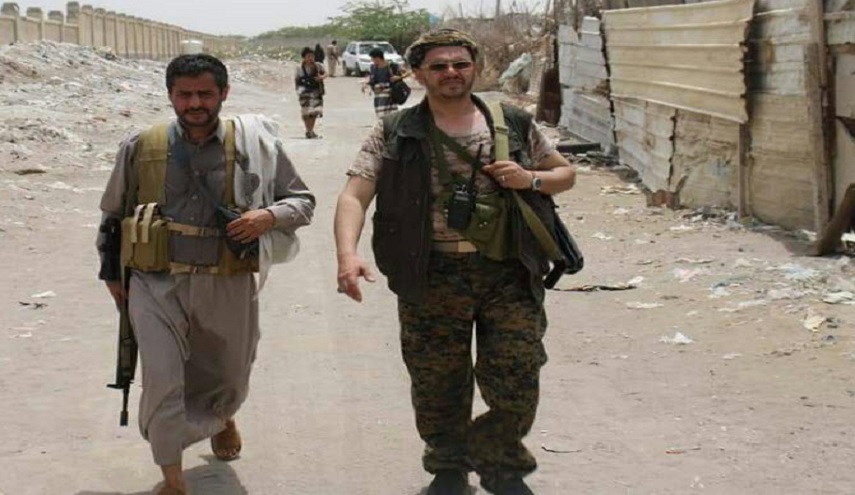  شاهد: هذه رسالة "الاسد" للاعداء من مطار الحديدة..من هم بجانبه؟ 