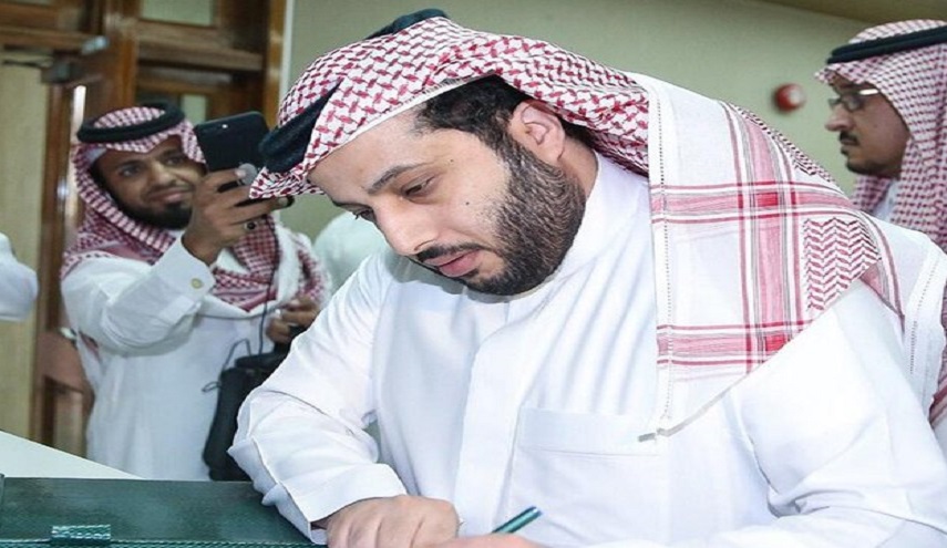  الاتحاد الأوروبي لكرة القدم لتركي آل الشيخ: من أنت؟! 