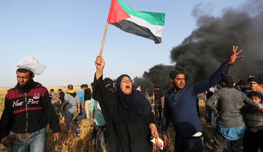  بدء توافد آلاف من الفلسطينيين الى مخيمات العودة 