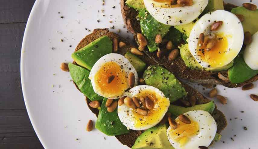 إليك قائمة الأغذية الصحية التي تمد الجسم بالطاقة