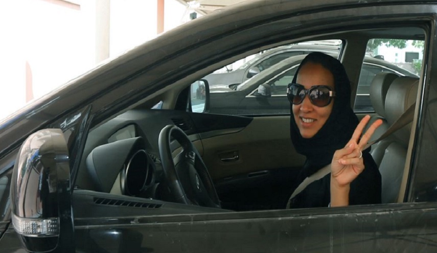  لأول مرة.. سعوديات يقدن السيارات في شوارع المملكة