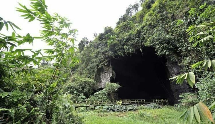 كهف في تايلاند يبتلع فريق كرة قدم مع مدربه!