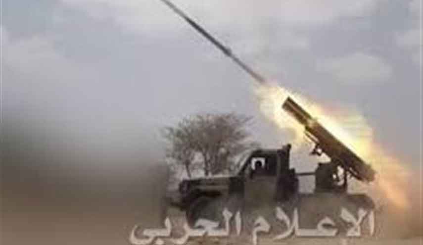 الجيش اليمني يستهدف بالصواريخ تجمعات العدوان في عدة محاور 