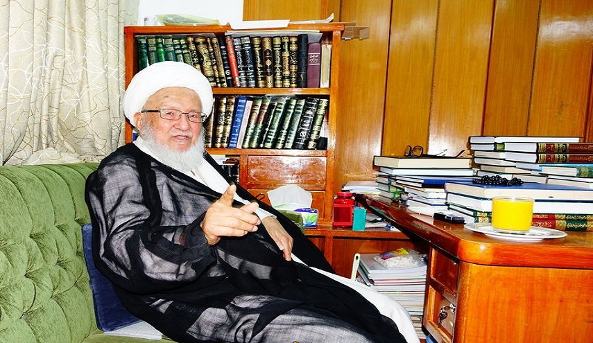 الشيخ الفياض: حكم نزول ابن المتوفى في القبر لوضع والده بالقبر؟