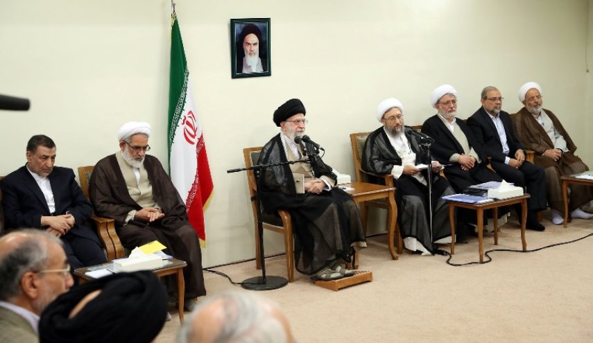 قائد الثورة: أداء الغرب مؤشر لأكاذيب أدعياء حقوق الإنسان