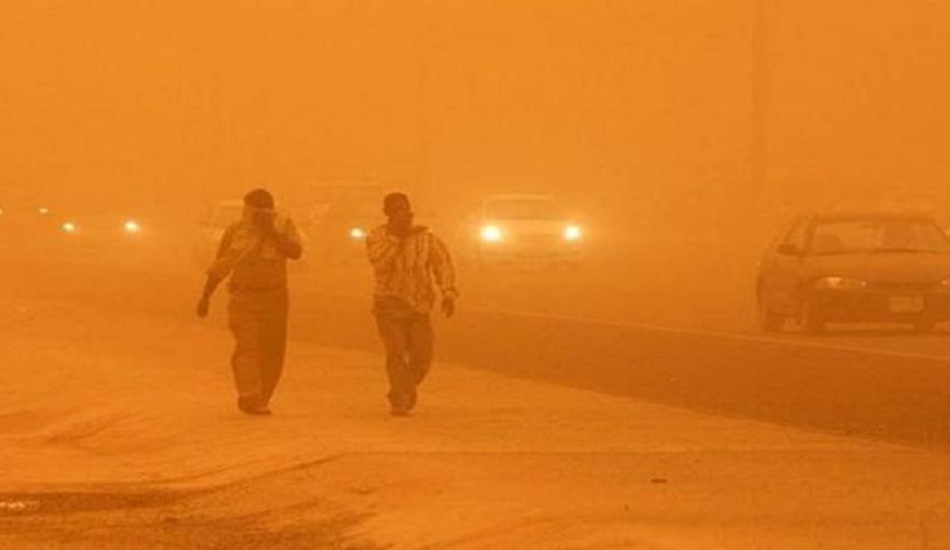  عاصفة ترابية تضرب محافظة عراقية!
