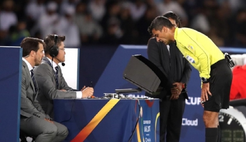  الفيفا تعلن موقفها من قرارات التحكيم بالمونديال وتقنية الفيديو