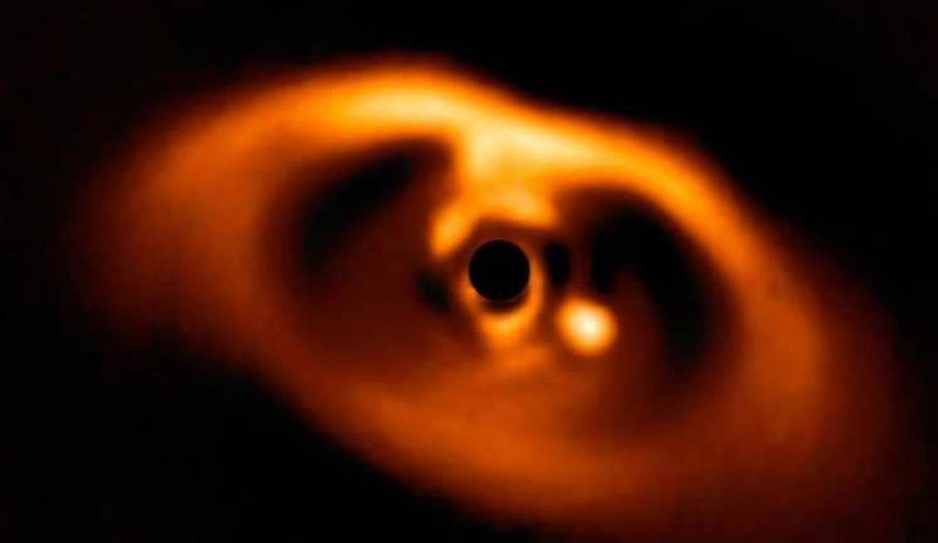 "حدث سعيد" في الفضاء.. والعلماء يرصدونه لأول مرة