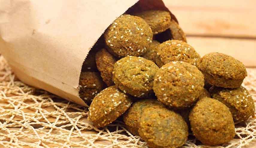 وجبة فلافل تسمم المئات في الكويت!!! 