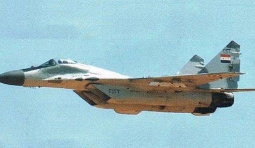 شاهد..أخطر المقاتلات الجوية السورية تظهر في مطار عسكري