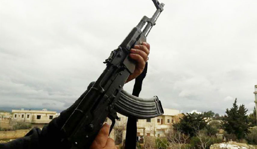اليمن..إطلاق نار كثيف يستهدف "كيسا بلاستيكيا"!!