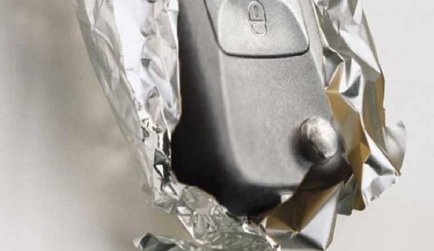  لماذا يجب إحاطة “مفتاح السيارة” بورق الألمنيوم دائما؟