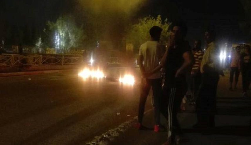 هذا ما فعله اهالي الشعلة ببغداد ليلة أمس بعد الأحداث التي شهدتها المحافظات العراقية