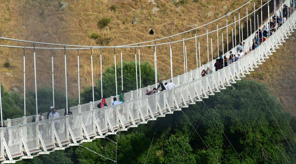 أطول جسر معلق في الشرق الأوسط بـ "مشكين شهر"