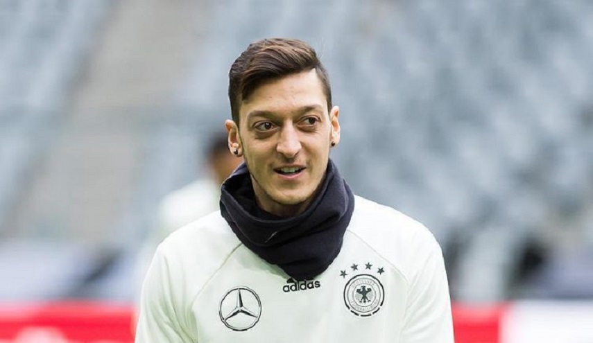 أوزيل يعلن اعتزاله اللعب دولياً