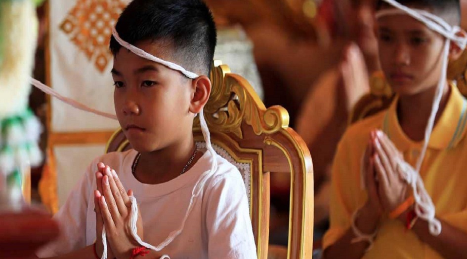  فتية الكهف يتحولون إلى رهبان في تايلاند! 