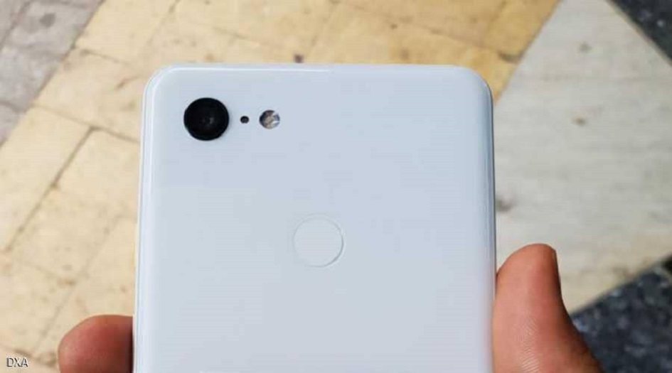 "الأبيض الناصع" يميز هاتف غوغل الجديد