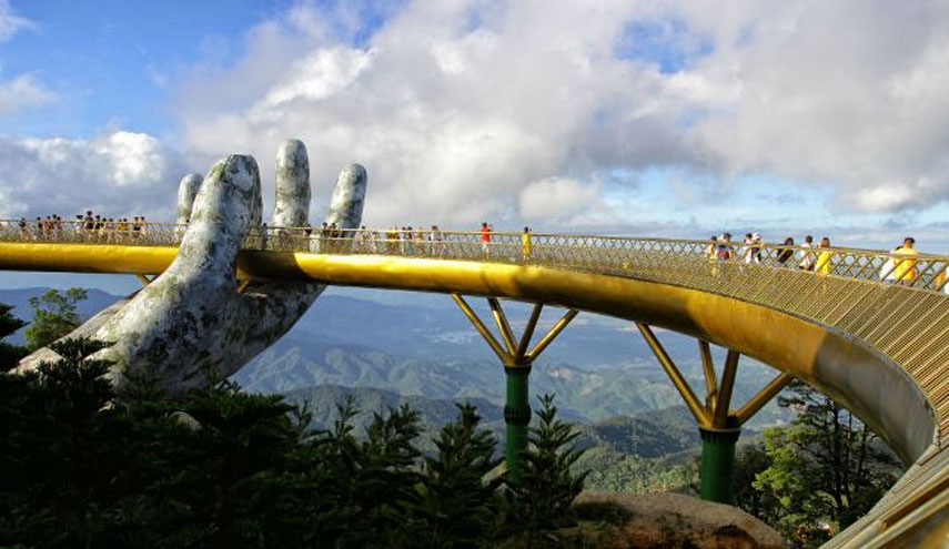 بالصور..المشي على الغيوم في سماء فيتنام