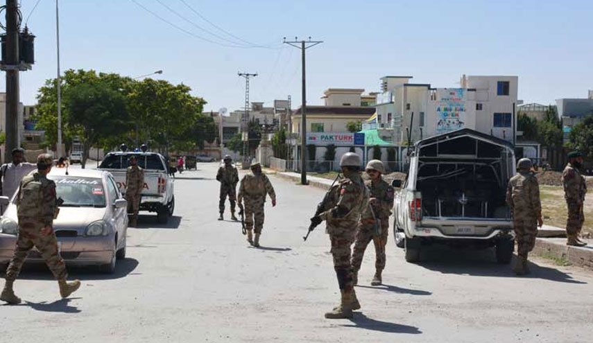 القاء قنابل على مدارس في باكستان..والتفاصيل..