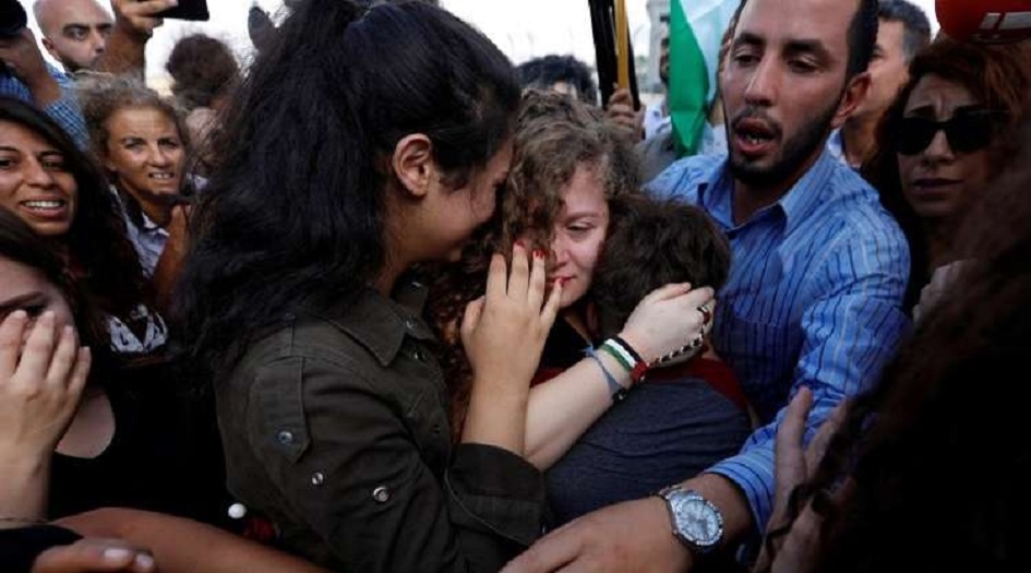 عهد كانت في السجن يا......أفيخاي أدرعي أو يا...... فيصل القاسم!