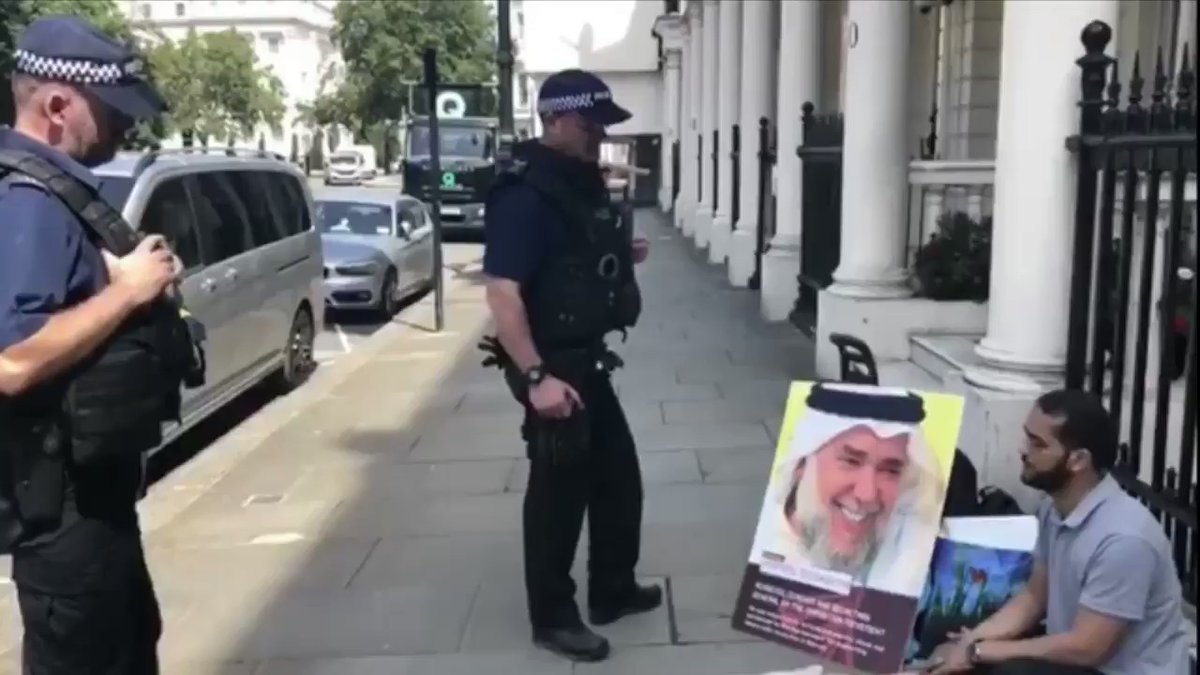  نجل الأستاذ حسن مشيمع يطالب بإجراء فحوصات مرض السرطان لوالده