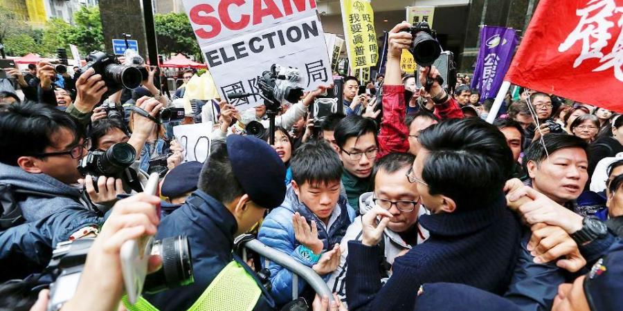 مئات المسلمين تظاهروا في الصين لمنع هدم مسجد كبير 