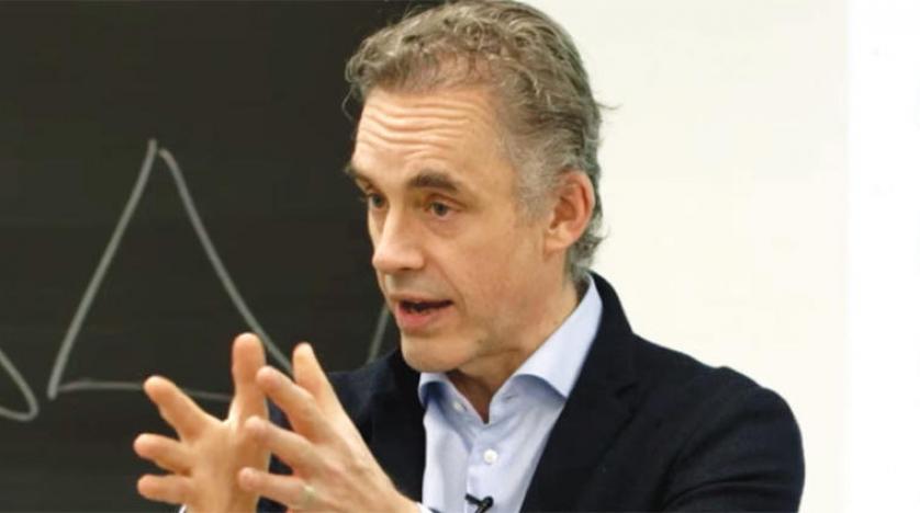 لهذه الأسباب الأكاديمي الكندي جوردان بيترسون يسخر من قناة "العربية"