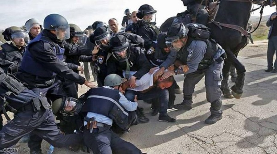 فلسطين ...الاحتلال يجبر شابًا بالنقب على هدم منزله يوم زفافه