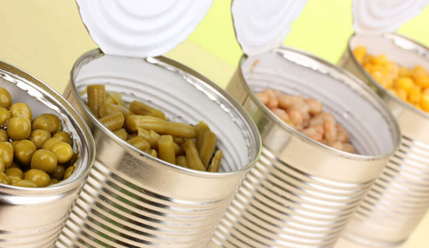 6 أسباب تجعلك تتوقف فوراً عن تناول الأطعمة المعلبة