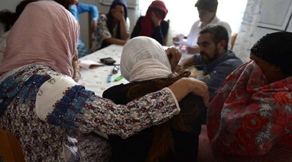 "عاملات الفراولة" المغربيات يكشفن أسرار "الاضطهاد" و"التحرش" 