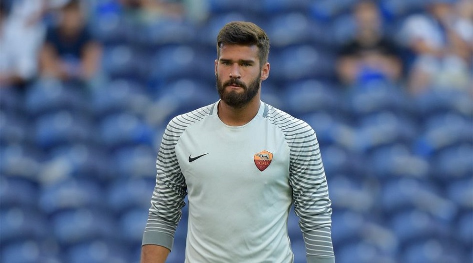 ثاني أغلى حارس في العالم يرتكب هفوة تكلفه هدفا!!