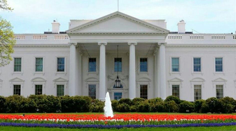 بالصورة.. "يد الله" تضرب البيت الأبيض!