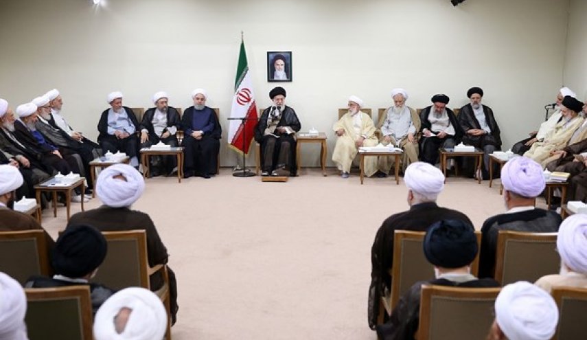 قائد الثورة: هدف العدو بث اليأس والتشاؤم بين الشعب الإيراني