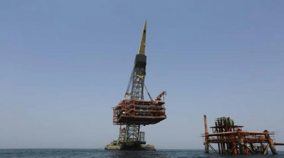 ايران.. تركيب منصة بحرية بحقل غاز عملاق مشترك مع قطر